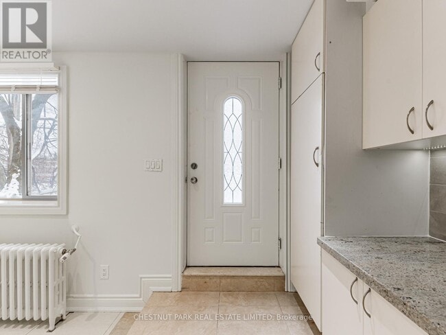 Photo du bâtiment - 121 Cheritan Ave