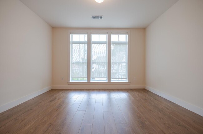 Foto del edificio - The Avenue at Crestwood
