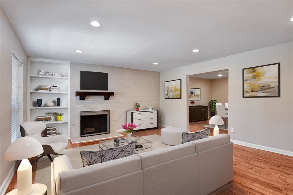 Foto principal - 7777 Royal Ln
