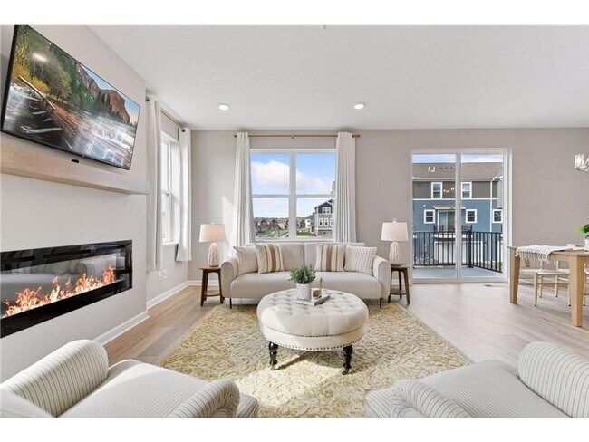 Building Photo - Minnetrista 3 Bedroom Townhome