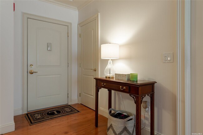 Building Photo - 569 Pacing Way