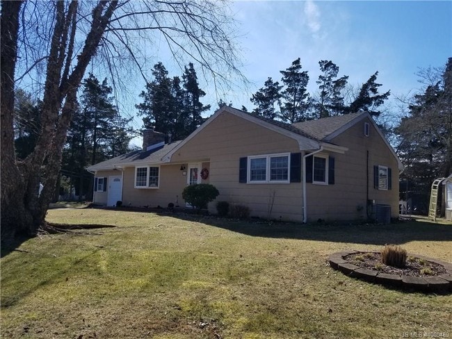 Building Photo - 32 Pinehurst Dr