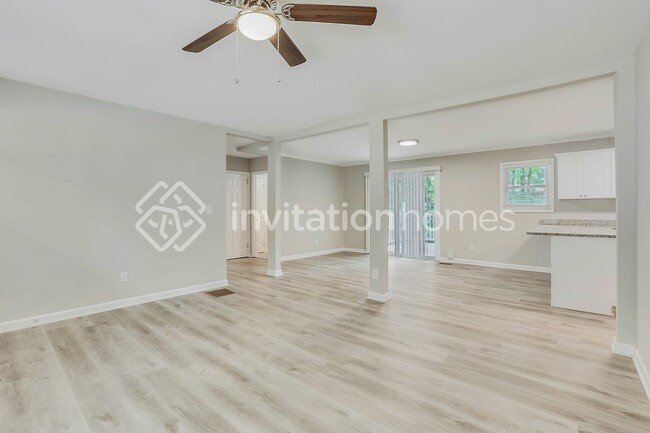 Foto del edificio - 5106 Martindale Ln