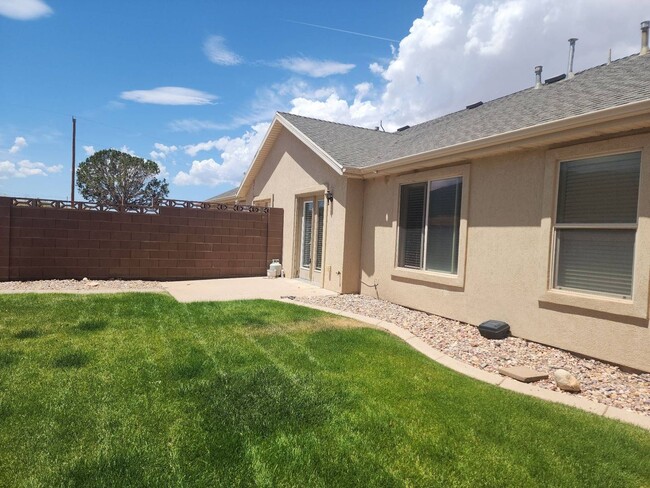 Building Photo - Southern View Townhome