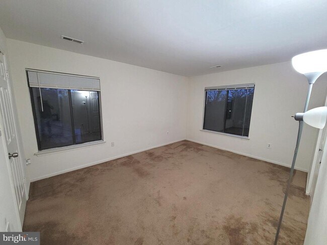 Building Photo - 9563 Battery Heights Blvd