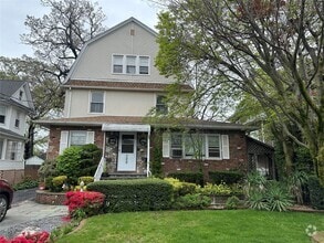 Building Photo - 100 Earle Ave
