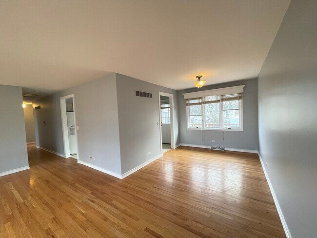 Building Photo - 30W183 Argyll Ln