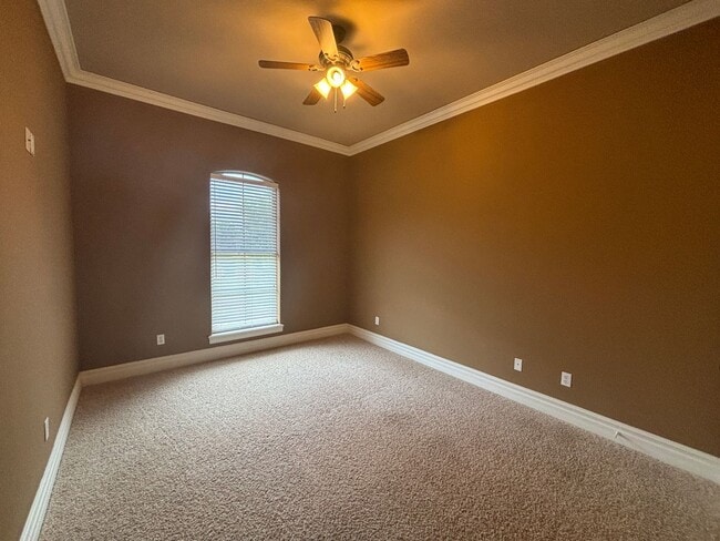 Building Photo - TWELVE OAKS SUBDIVISION