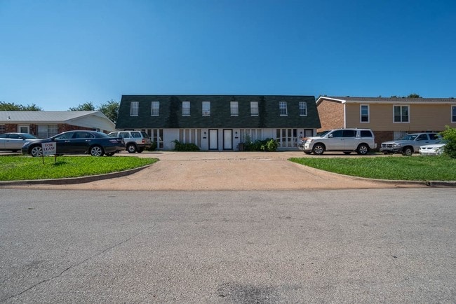 Building Photo - NW OKC 4-PLEX