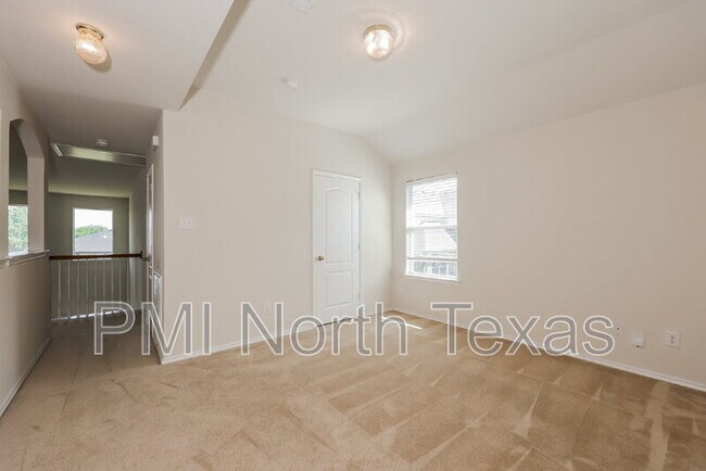 Building Photo - 1009 Hay Stack Ct
