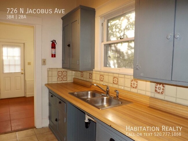 Building Photo - West University 2-Bedroom with Studio Gues...