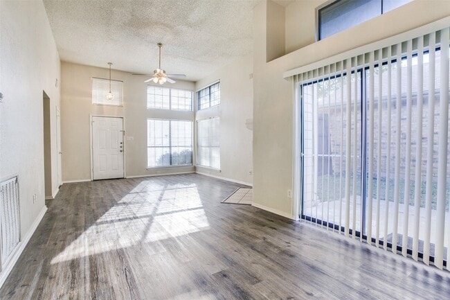 Building Photo - 451 Appomattox Dr