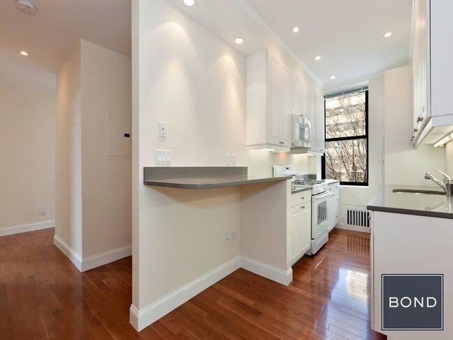Foto del edificio - 920 Riverside Dr
