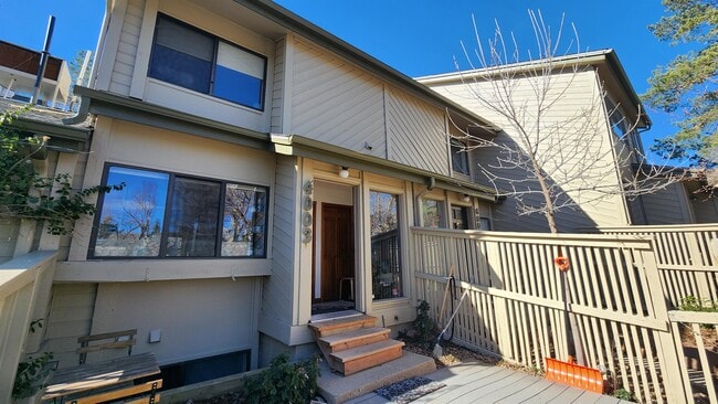Building Photo - 4003 Wonderland Hill Ave