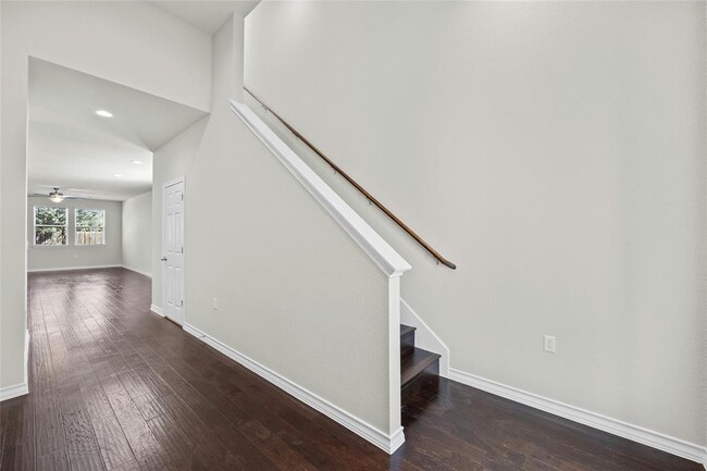 Building Photo - 11808 Coyote Call Way