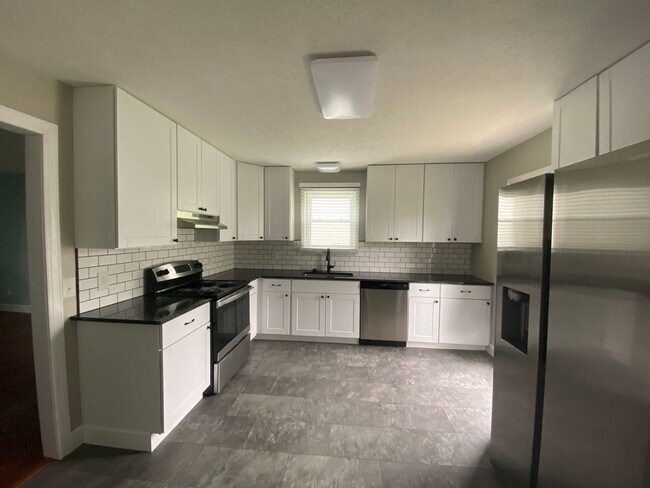 Building Photo - 607 N Greenwood Ext, Lebanon TN 37087