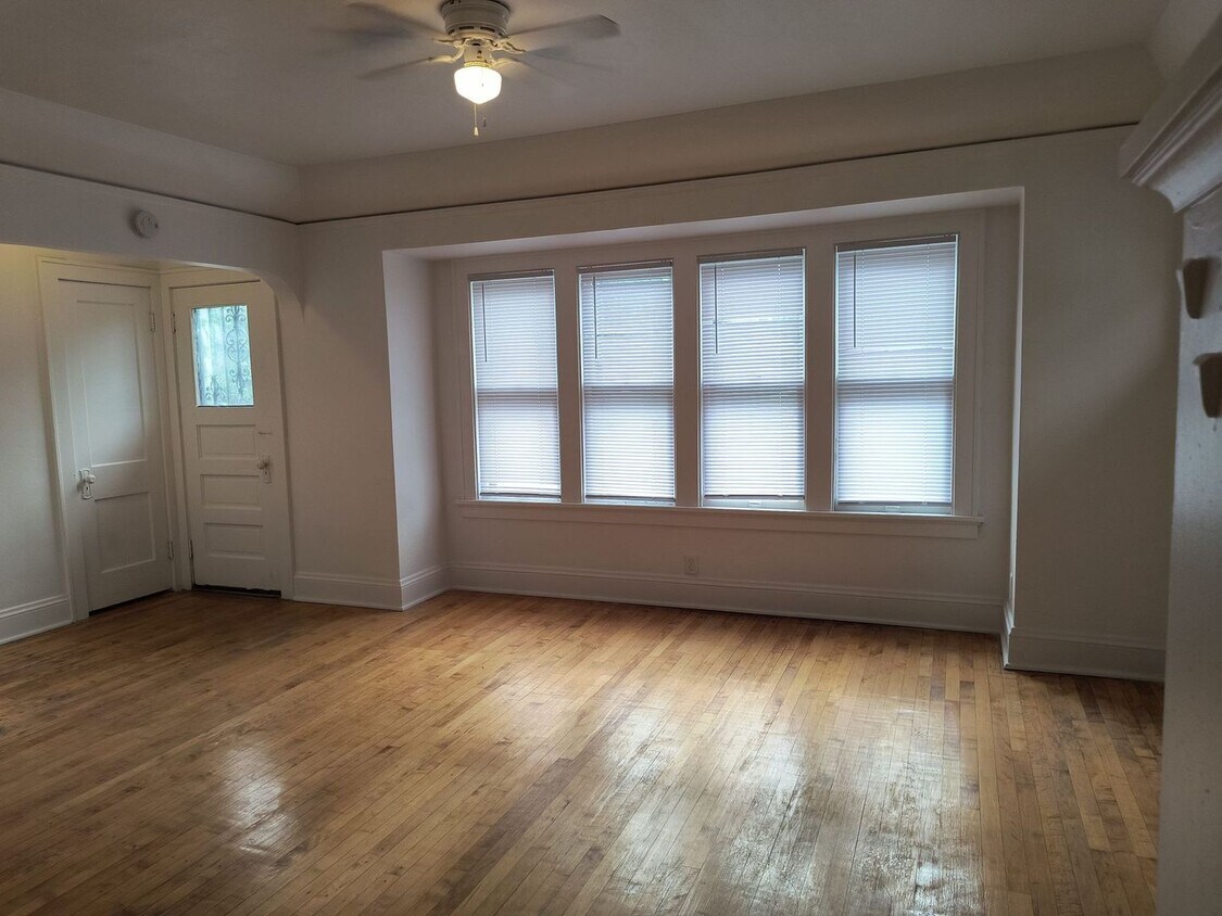 Primary Photo - Ideal Home in Sherman Park! Seeking someth...