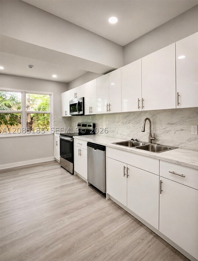 Building Photo - 3540 NW 38th Terrace