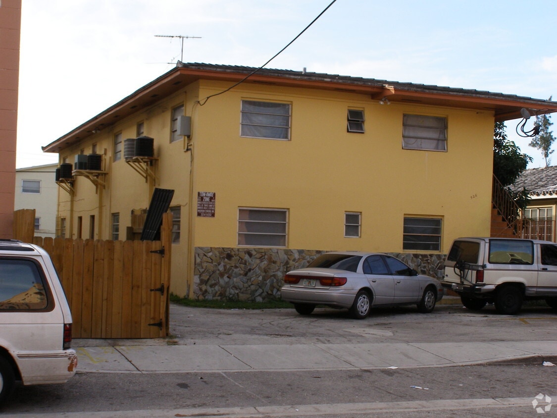 Building Photo - 926 SW 5th St
