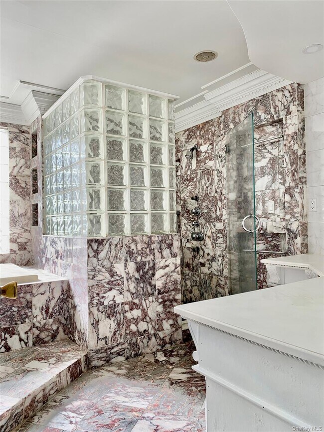 Foto del edificio - 336 Scranton Ave