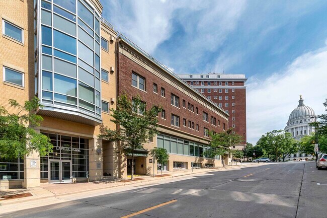 Foto del edificio - 125 N Hamilton St