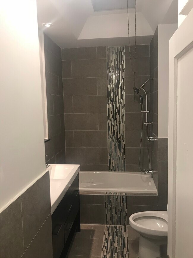 Foto del edificio - 1223 Atwood Rd