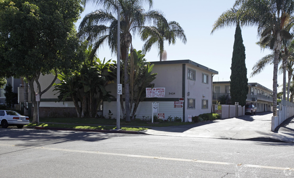Primary Photo - Palm Garden Apartments