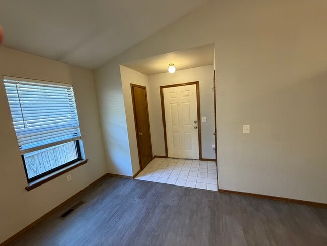 Building Photo - 1313 Pennington Ave
