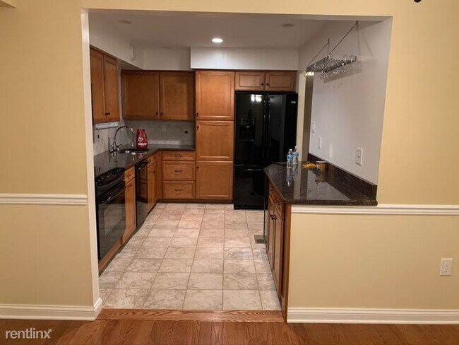 Building Photo - 4 br, 2 bath House - 2830 Truman Dr