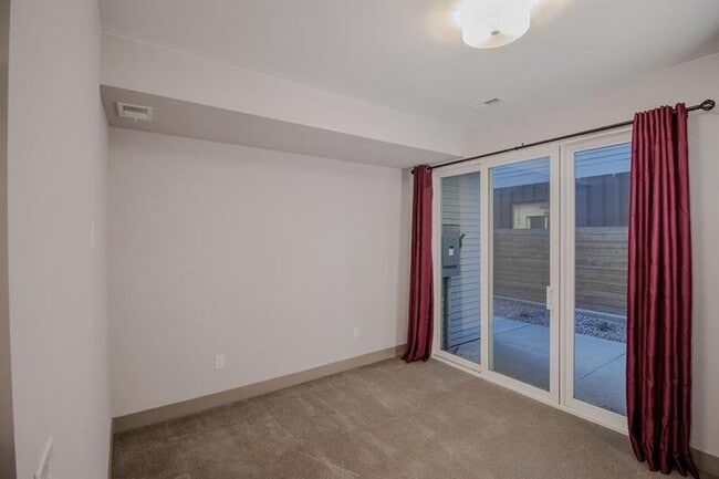 Building Photo - 1567 King St