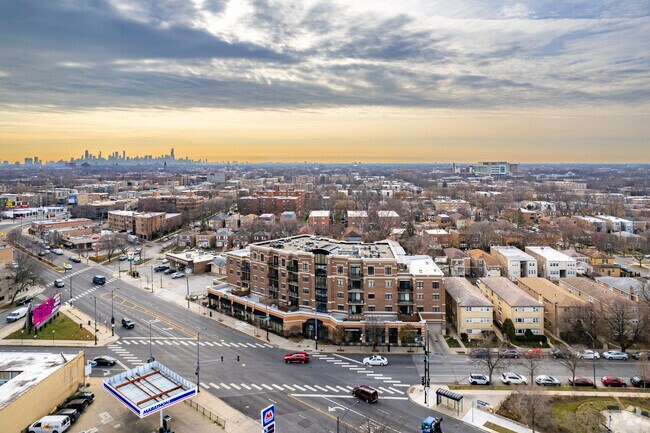 Foto aérea - 5578-5588 N Lincoln Ave