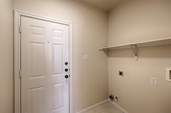 Building Photo - 1815 Tickner St