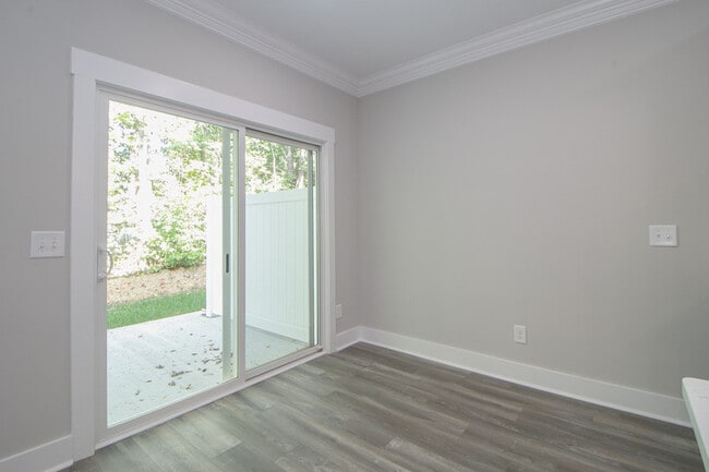 Building Photo - 166 Sango Dr