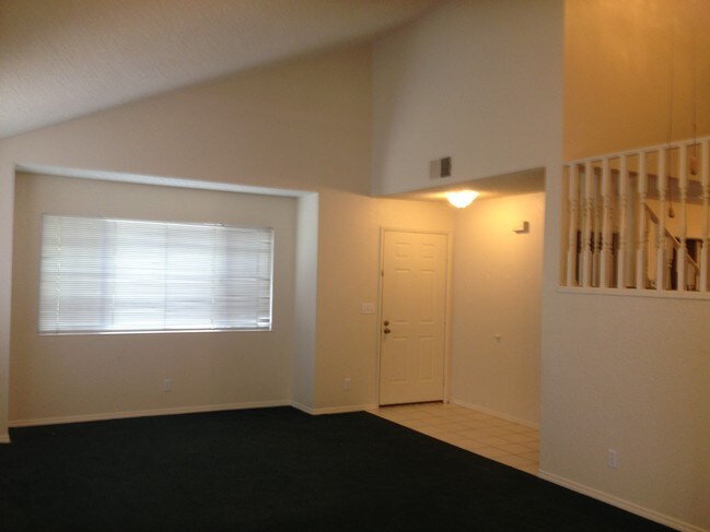 Building Photo - 242 Limerick Way