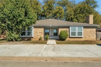 Building Photo - 1319 Parkway Ct