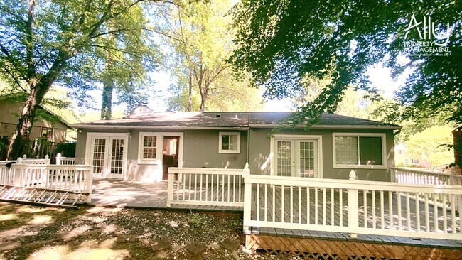 Building Photo - 512 Woodmont Dr