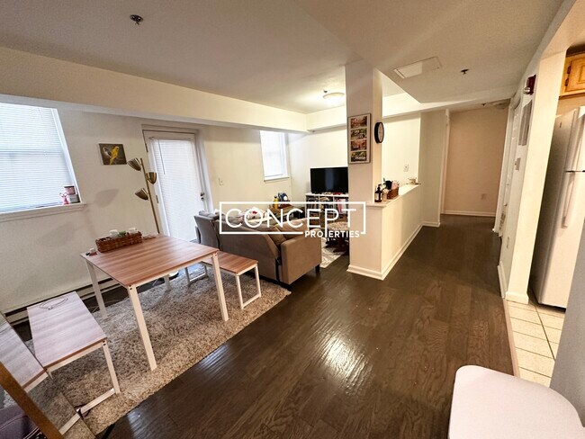 Building Photo - 112 Jersey St