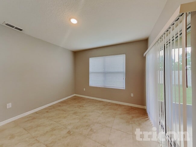 Building Photo - 530 Squires Grove Dr