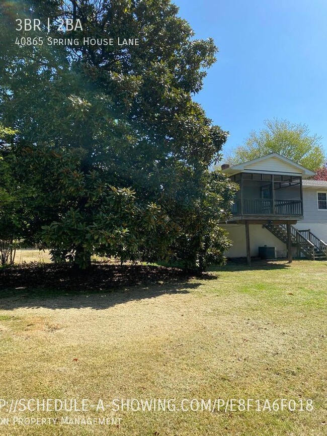 Building Photo - 3 Bedroom, 2 Bedroom Home