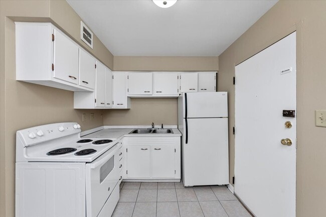 Building Photo - 1213 N 34th Ave