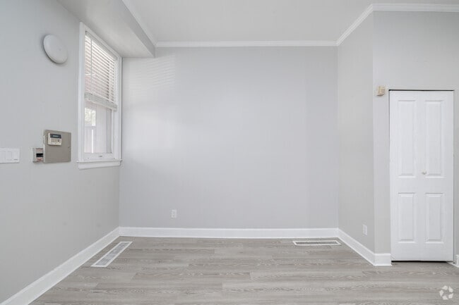 2BR, 1BA - 900SF - Living Room - Greenway Place