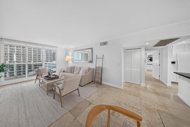 Building Photo - 2301 Collins Ave