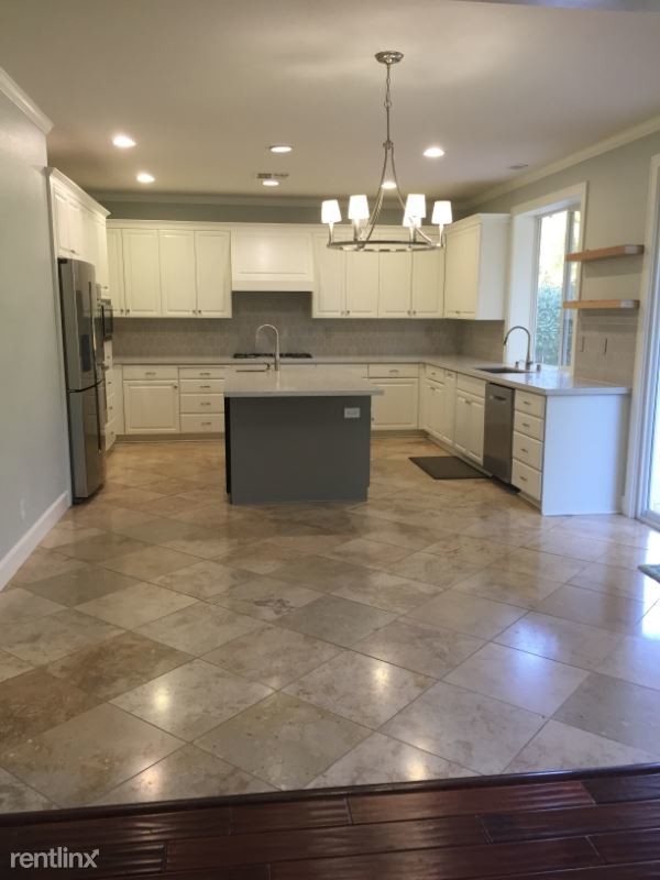 Building Photo - 4 br, 3 bath House - 4841 Village Green Dr