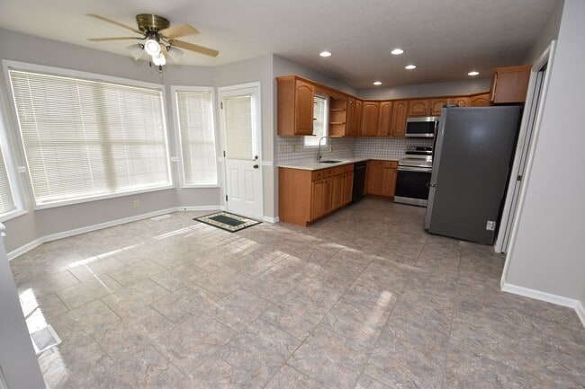 Building Photo - PHM Schools!  4 bedroom 3 bath Home in Gra...