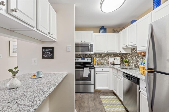 Building Photo - Silver Spring Station Apartment Homes