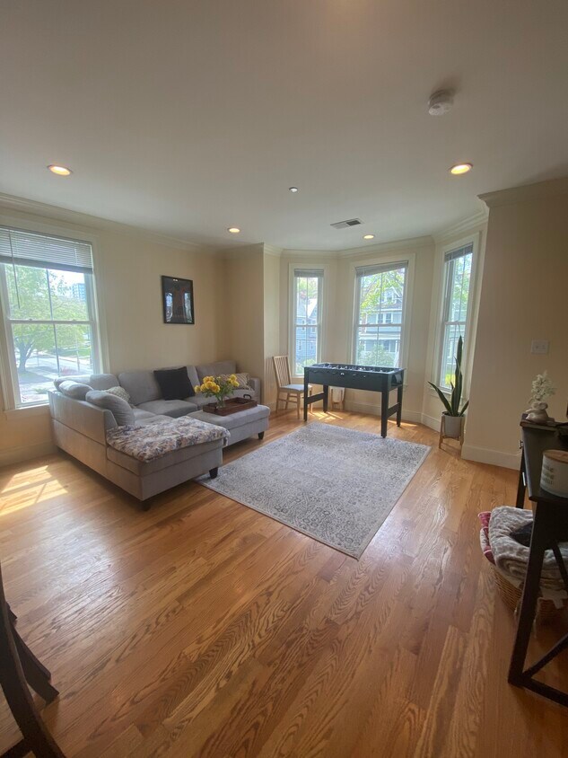Foto principal - 13 Sparhawk St