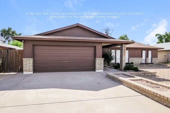 Building Photo - 4507 W Gardenia Ave