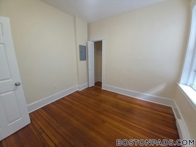 Building Photo - 883 Huntington Ave