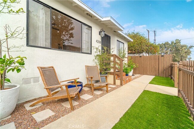 Foto del edificio - 4208 W 182nd St