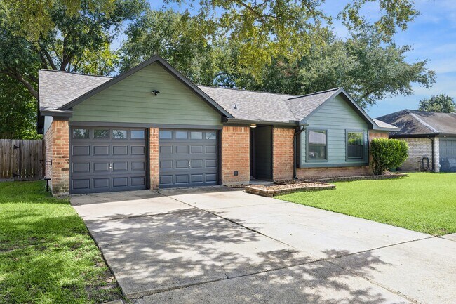 Building Photo - 1605 Cypress Hollow St